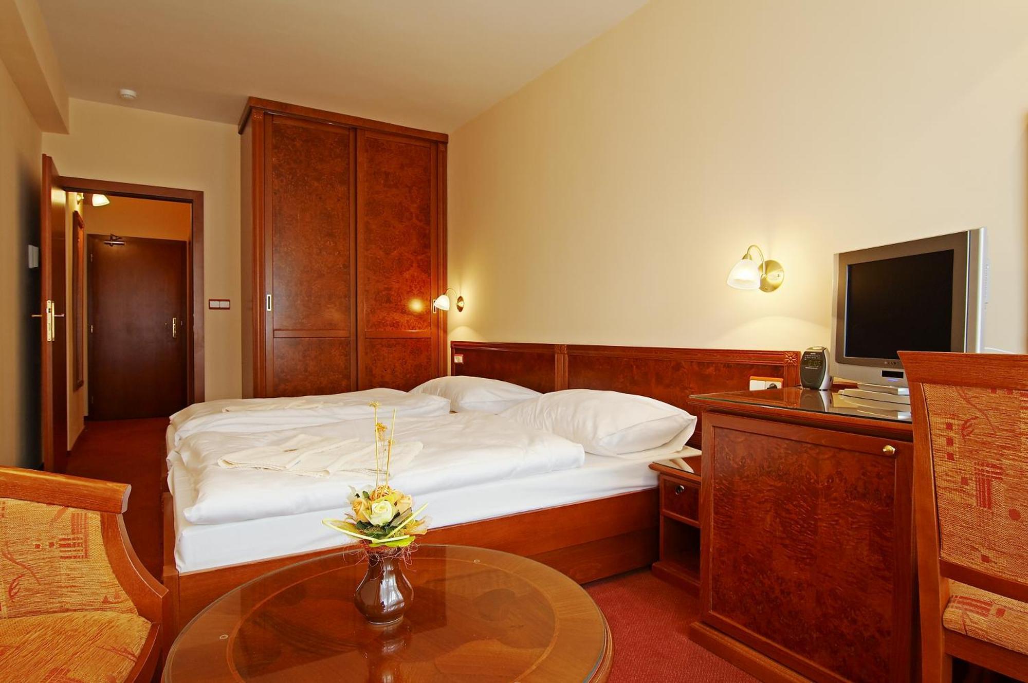 Kupele Brusno - Kupelny Hotel Polana Exterior photo